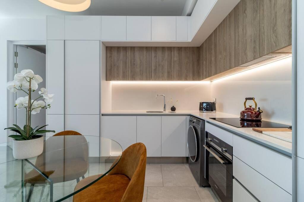 Apartment Stylish 2-bedroom Haven Cape Town